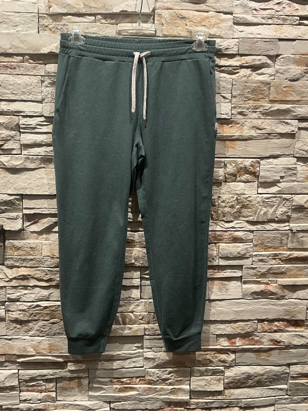 Vuori Women’s   Performance Jogger, Color Heather Green, Size S